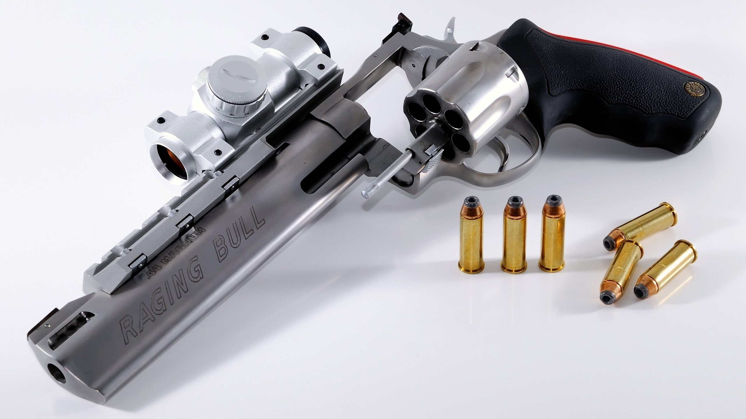 华体会登录-比赛结束后球员自发感谢远征球迷现场气氛感人至深，比赛后的致谢语